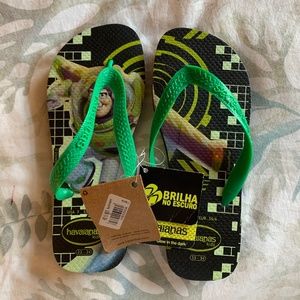 Buzz Lightyear kid’s Havaianas flip flops - US size 3/4. NWTs
